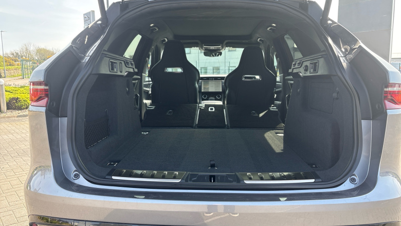 Jaguar F-Pace 2.0 D200 R-Dynamic HSE Black 5dr Auto AWD Diesel Estate